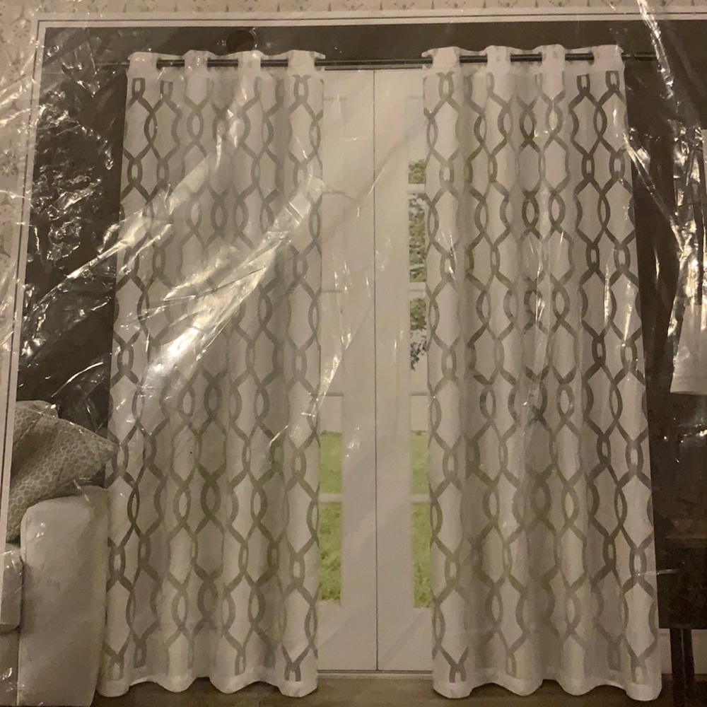 Exclusive Home Panels White with sheer design 96L